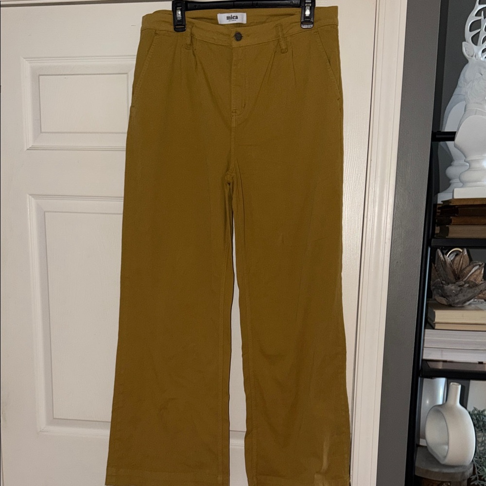 Mica Trouser pant in a size 31. Inseam is 29.5 in a mustard color
